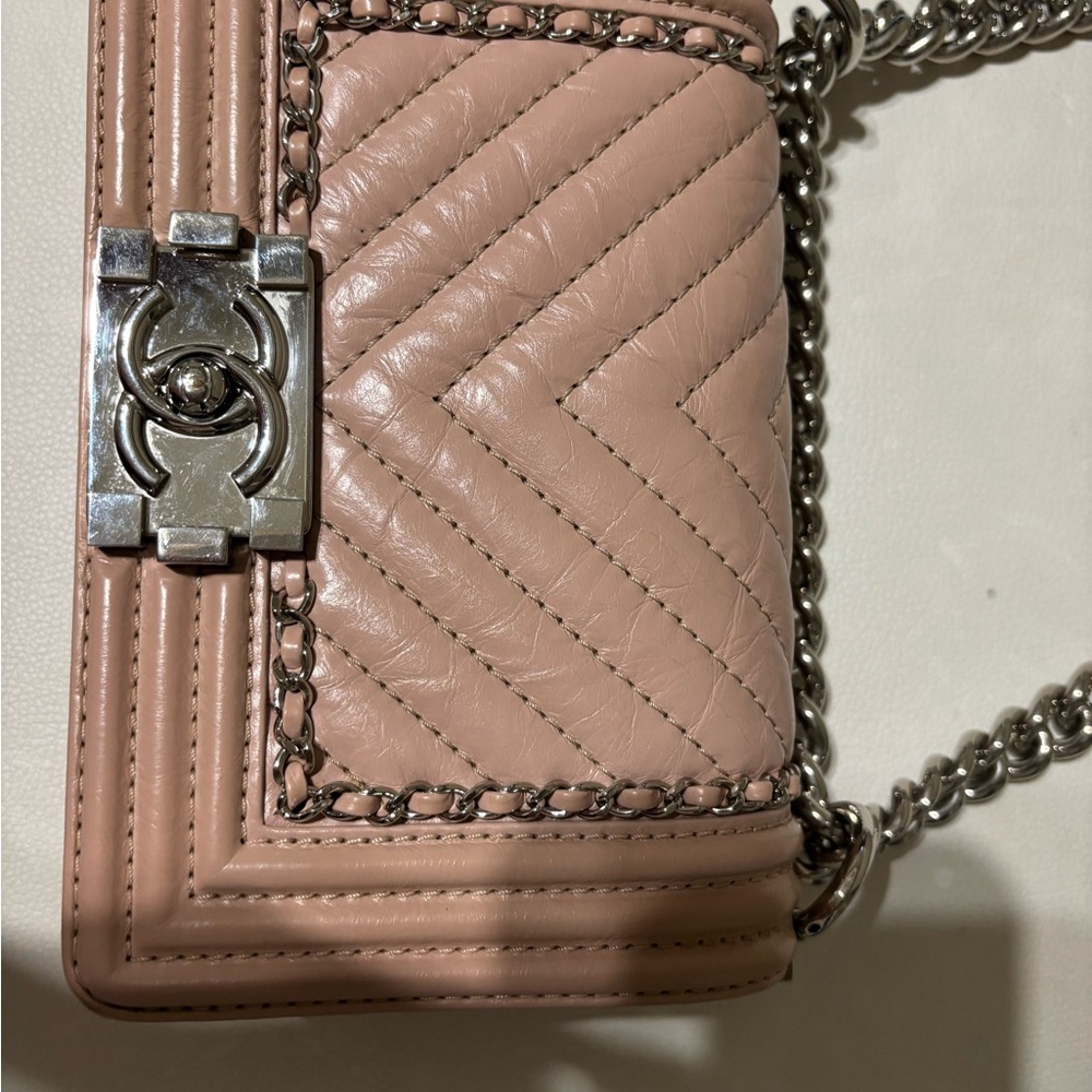 Small Chanel Boy w/ Chain Around ( Limited Edition)